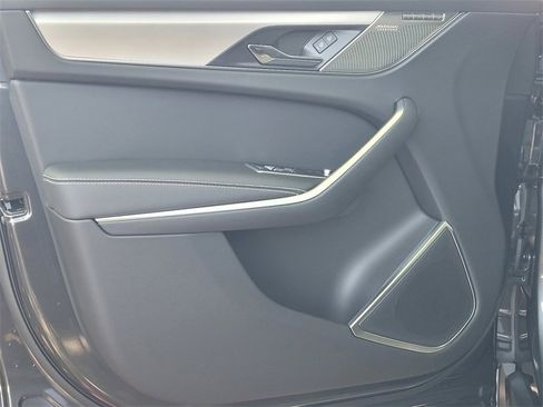 New 2026 Jaguar F-PACE R-Dynamic S image 10