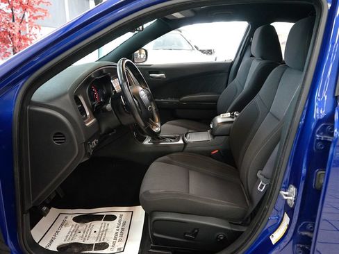 Used 2019 Dodge Charger SXT w/ Blacktop Package AWD/4WD image 27