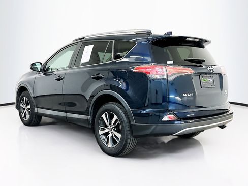 Used 2018 Toyota RAV4 XLE AWD/4WD image 5