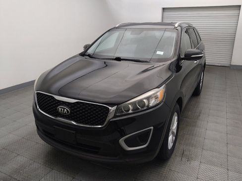 Used 2018 Kia Sorento LX image 15