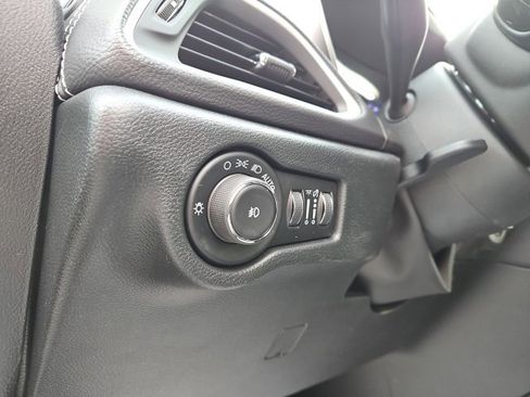 New 2026 Chrysler Pacifica Select image 30