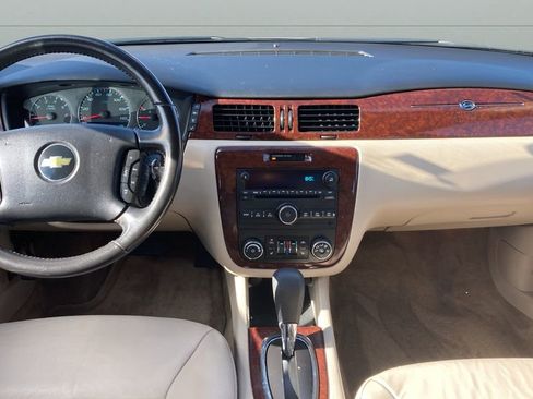 Used 2011 Chevrolet Impala LT w/ Luxury Edition Package image 12