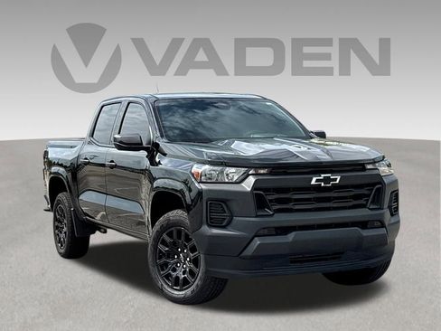 Used 2025 Chevrolet Colorado W/T w/ WT Custom Package RWD image 1
