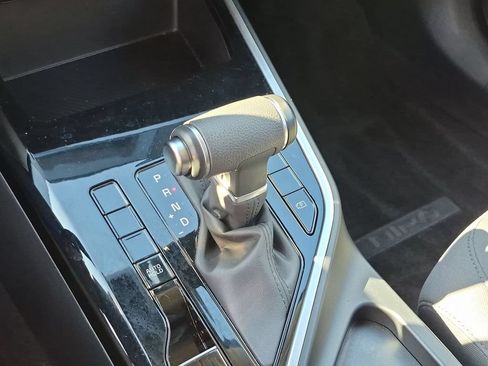 Used 2025 Kia Niro LX FWD image 20