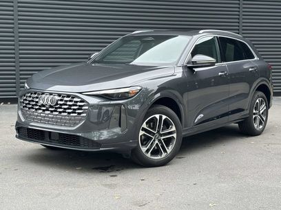 Used 2025 Audi Q5 Premium w/ Convenience Package
