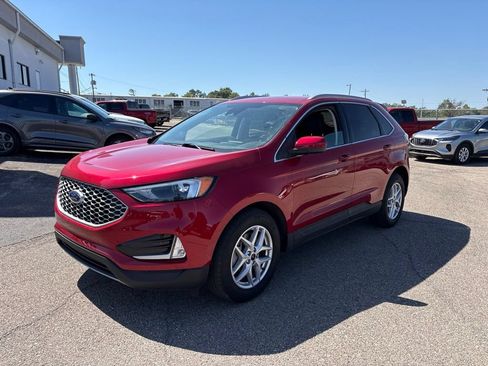 Certified 2023 Ford Edge SEL w/ Convenience Package AWD/4WD image 3