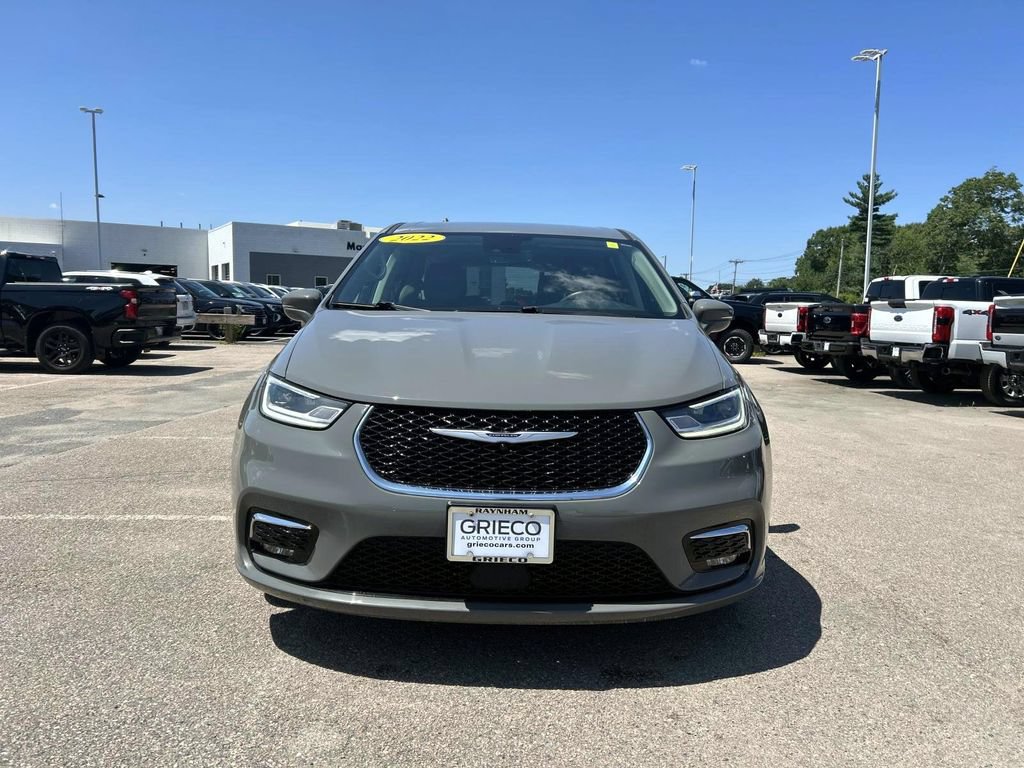Used 2022 Chrysler Pacifica Touring-L FWD image 8