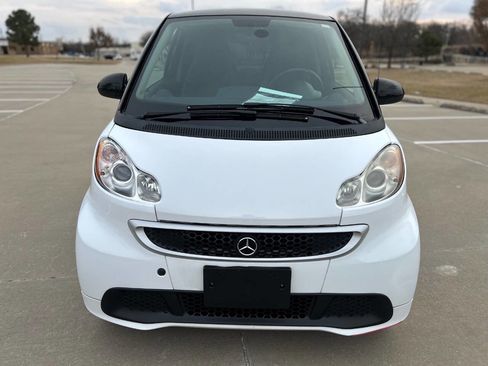 Used 2015 smart fortwo pure image 3
