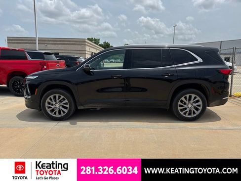 Used 2025 Buick Enclave Preferred AWD/4WD image 4