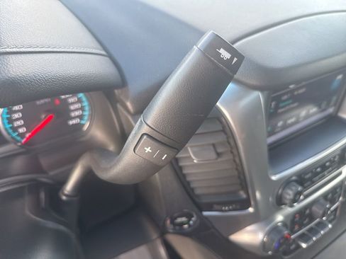 Used 2019 Chevrolet Suburban Premier image 21