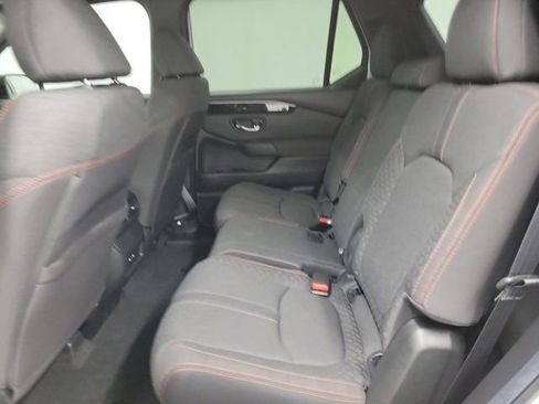 Certified 2025 Honda Pilot Sport image 12
