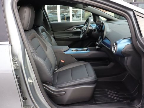 New 2026 Chevrolet Equinox EV LT image 42