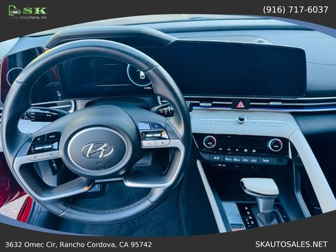 Used 2023 Hyundai Elantra Limited FWD image 17