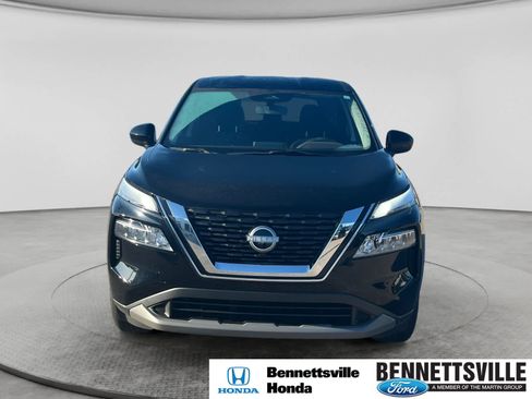 Used 2023 Nissan Rogue SV FWD image 2