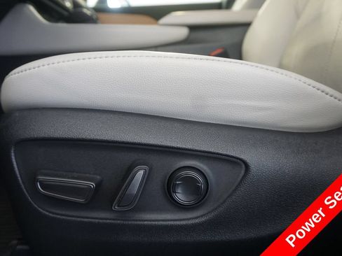 Used 2024 Toyota Grand Highlander AWD image 7