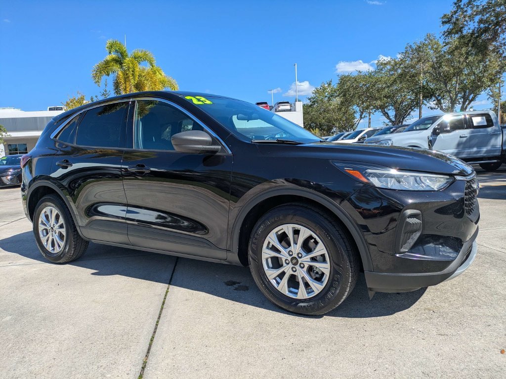 Certified 2023 Ford Escape Active FWD image 2