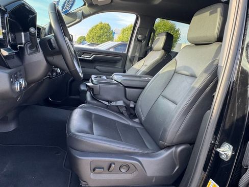 Used 2025 GMC Sierra 1500 SLT AWD/4WD image 16