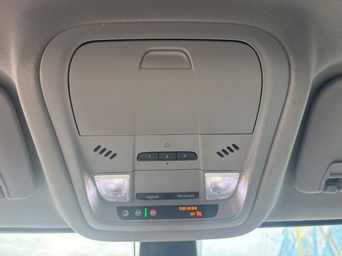 Used 2021 GMC Acadia SLT w/ LPO, Floor Liner Package FWD image 21