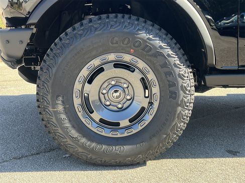 New 2025 Ford Bronco Badlands image 25