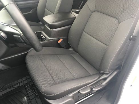 Used 2024 Chevrolet Colorado LT w/ LT Convenience Package image 8