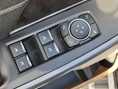 Used 2023 Ford F150 Lariat w/ Trailer Tow Package image 23