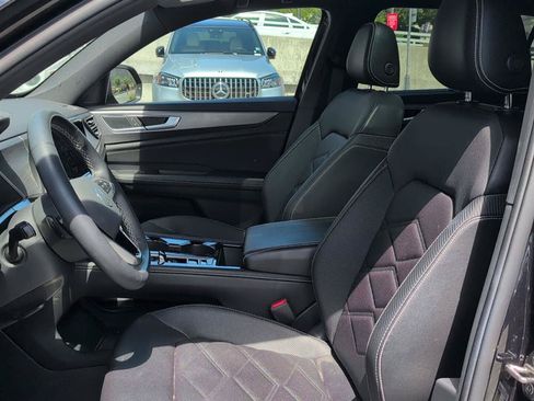 Used 2024 Volkswagen Atlas Cross Sport SE w/ Panoramic Sunroof Package AWD/4WD image 12