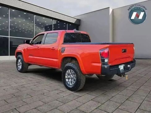 Used 2018 Toyota Tacoma SR5 image 3