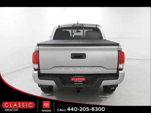 Used 2016 Toyota Tacoma TRD Sport w/ Towing Package AWD/4WD image 19