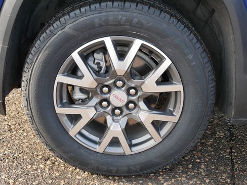 Used 2023 GMC Acadia SLE w/ Driver Convenience Package image 15