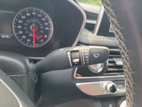 Used 2020 Genesis G70 3.3T RWD image 29