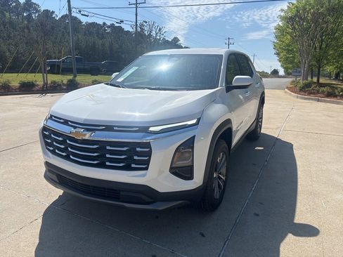 New 2026 Chevrolet Equinox LT w/ Convenience Package II FWD image 22