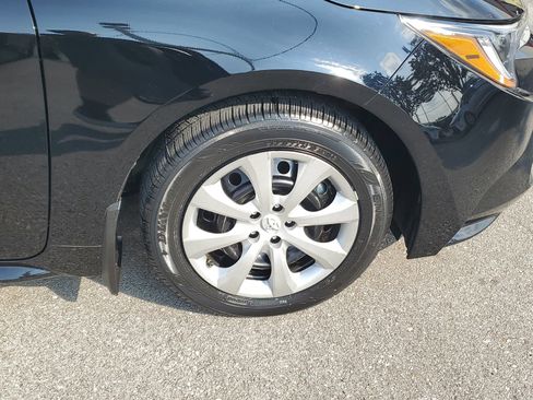 Certified 2025 Toyota Corolla LE FWD image 6
