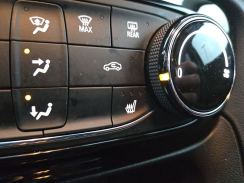 Used 2023 Buick Encore GX Preferred w/ Cold Weather Comfort Package image 28