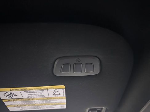 Used 2022 Ford F150 Lariat w/ Equipment Group 502A High image 47