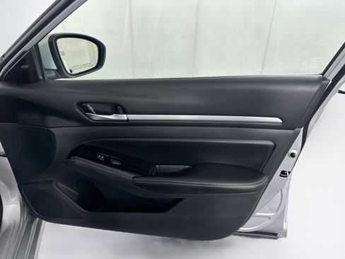 Used 2023 Nissan Altima 2.5 SV FWD image 29