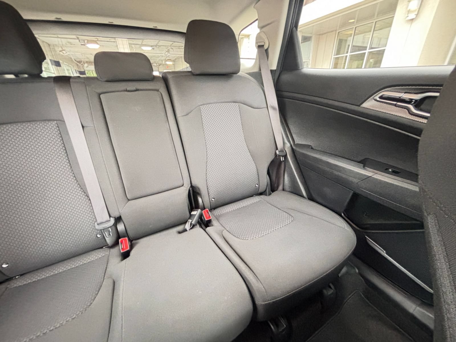 Used 2025 Kia Sportage LX FWD image 35