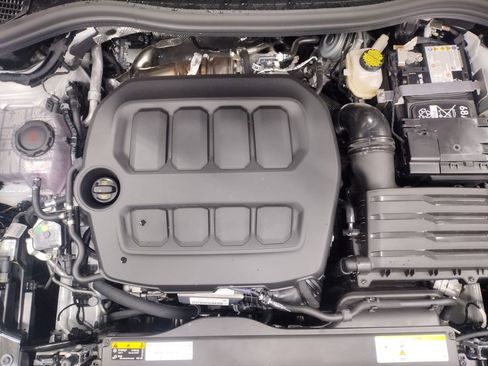 New 2026 Volkswagen Tiguan SE image 6