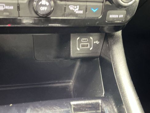 Used 2023 Jeep Compass Limited AWD/4WD image 23