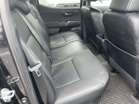 Used 2022 Toyota Tacoma TRD Sport image 43