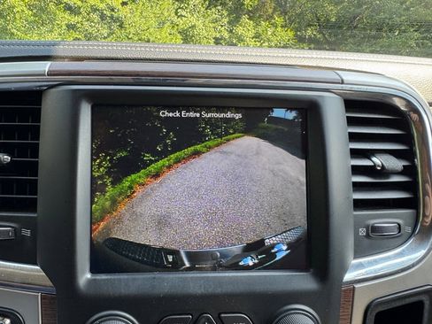 Used 2018 RAM 1500 Laramie AWD/4WD image 27
