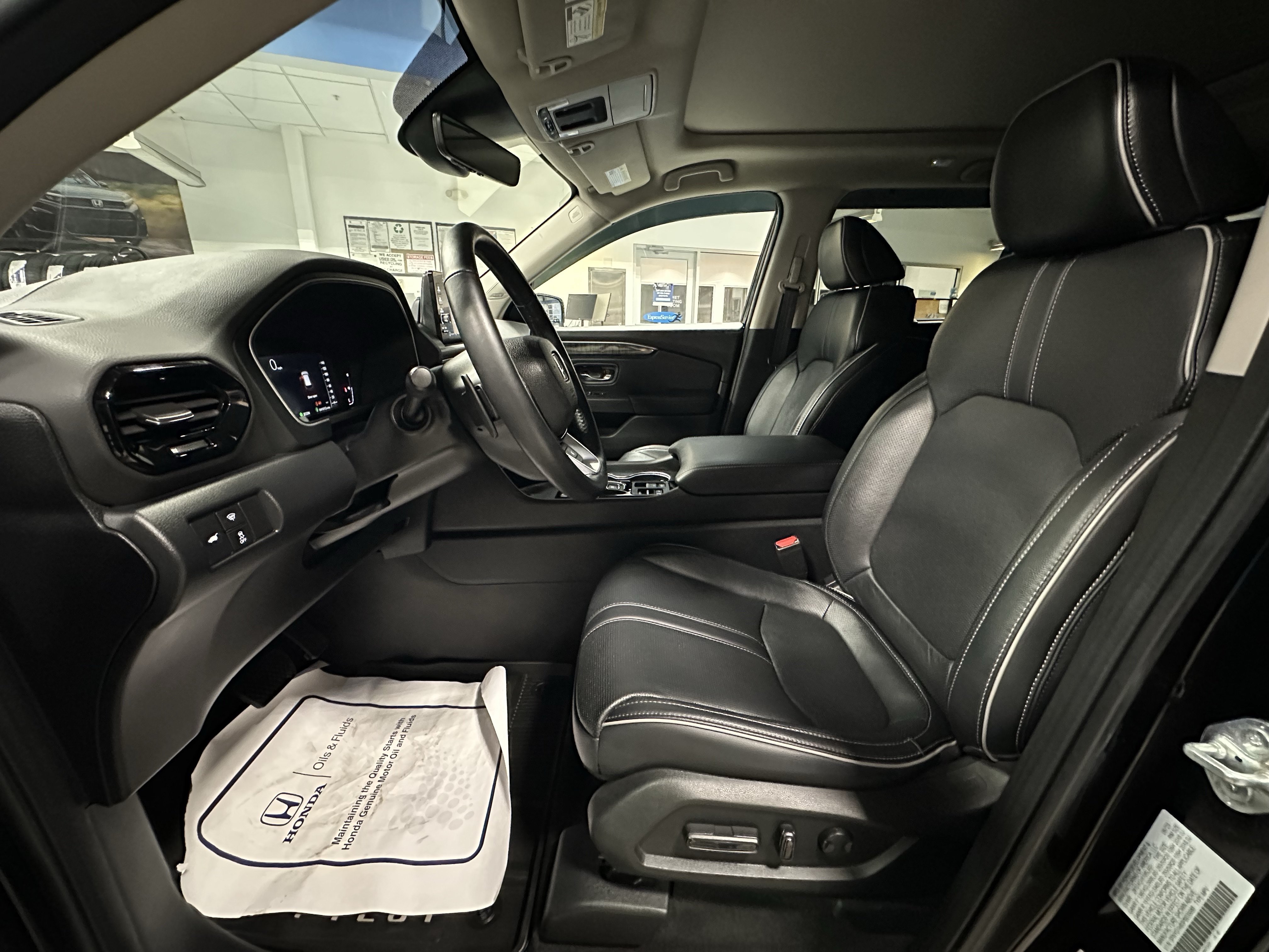 Used 2023 Honda Pilot Elite image 9