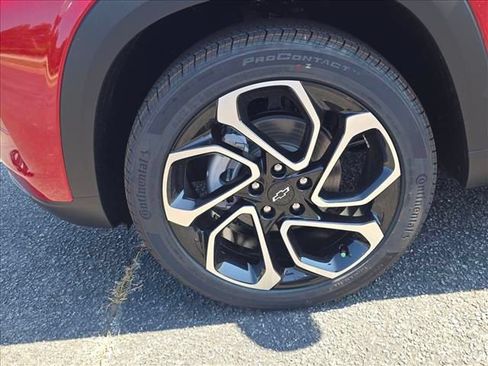 New 2026 Chevrolet Trax RS w/ Sunroof Package FWD image 30