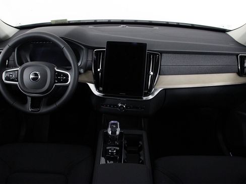 New 2025 Volvo XC90 B6 Core w/ Protection Package Premier image 5