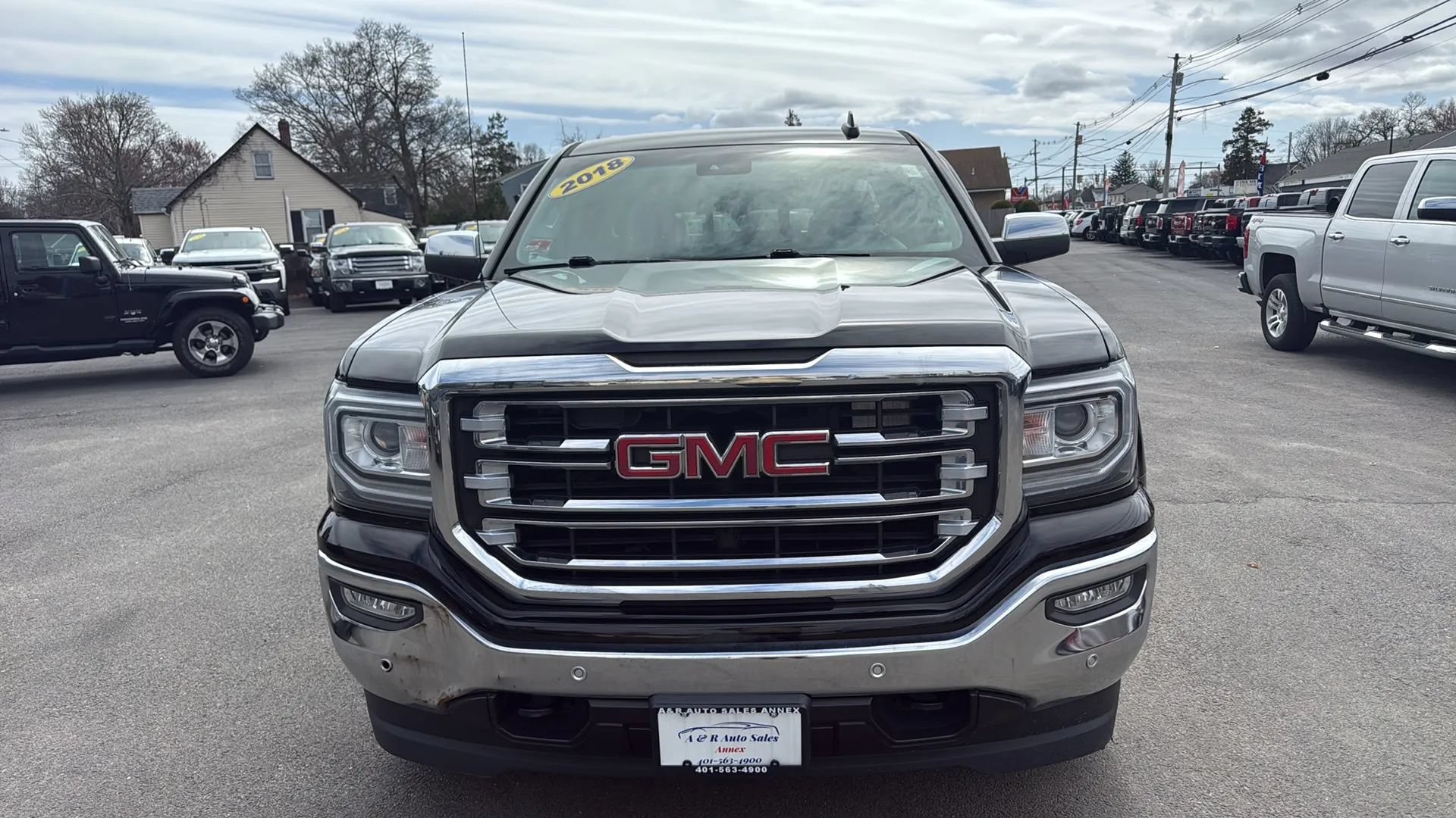 Used 2018 GMC Sierra 1500 SLT w/ SLT Premium Package AWD/4WD image 2