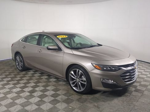 Used 2024 Chevrolet Malibu LT FWD image 2