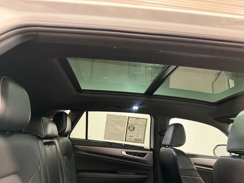 Used 2024 Volkswagen Atlas Cross Sport SE w/ Panoramic Sunroof Package AWD/4WD image 16