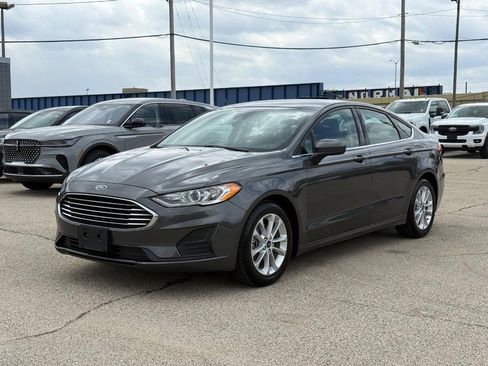 Used 2019 Ford Fusion SE FWD image 9