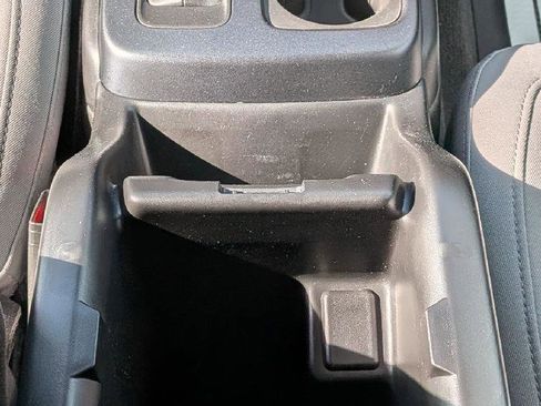 Used 2021 Chevrolet Colorado W/T w/ Custom Special Edition AWD/4WD image 18
