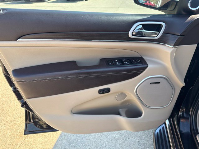 Used 2020 Jeep Grand Cherokee Summit AWD/4WD image 7