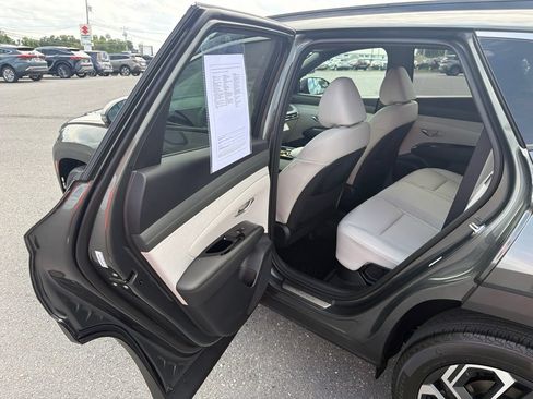 Used 2026 Hyundai Tucson Limited AWD/4WD image 18
